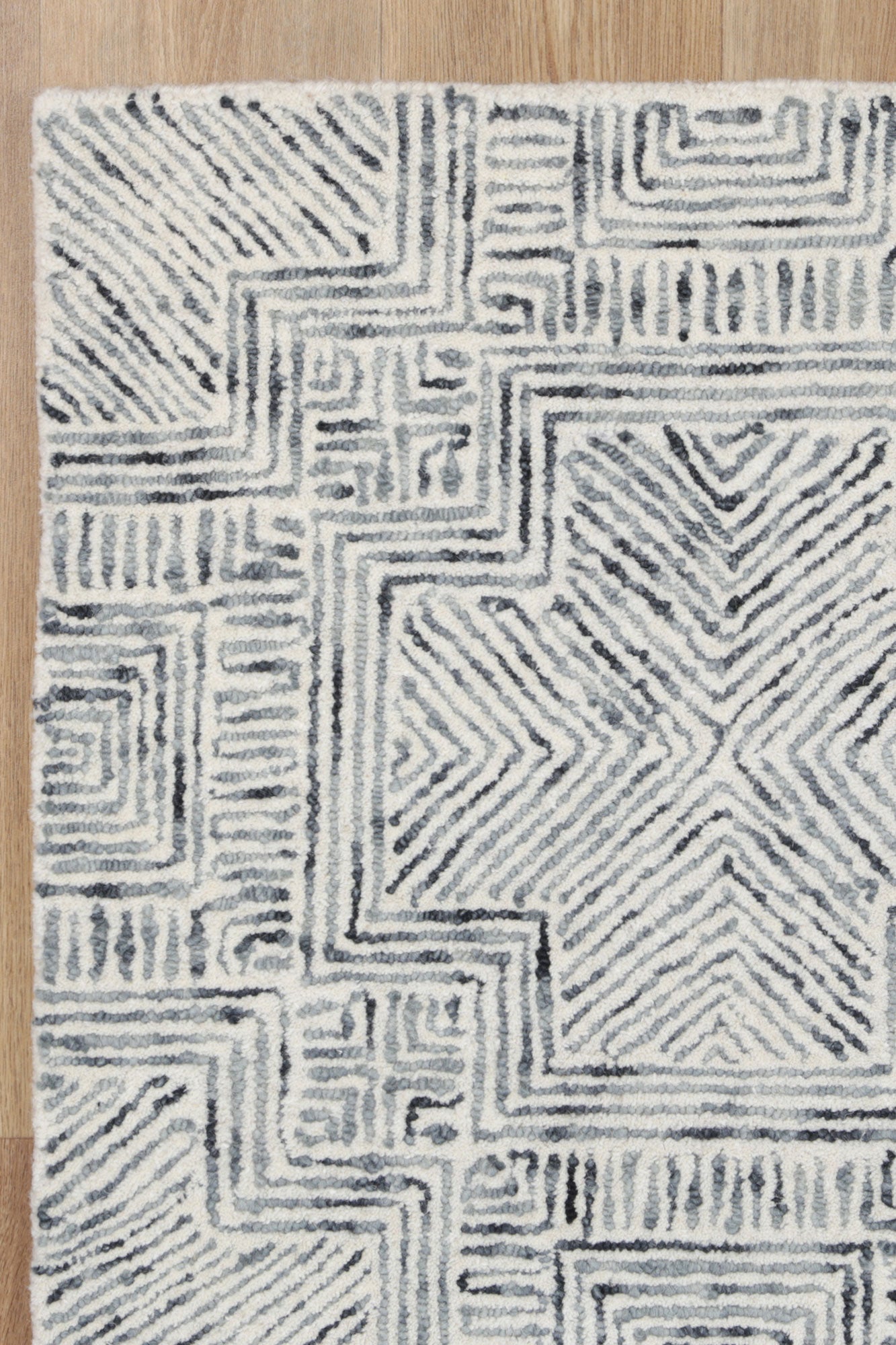 Posy Labyrinth 09A Charcoal Wool Rug