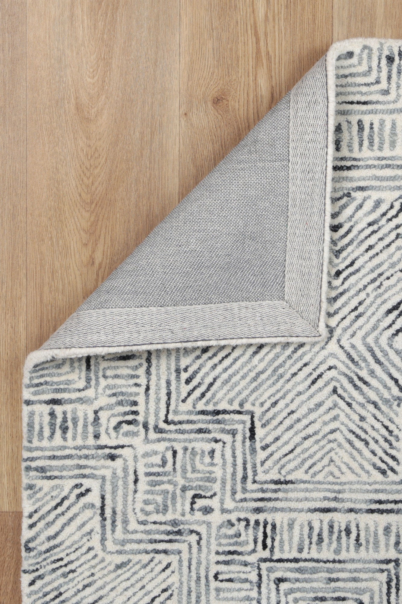 Posy Labyrinth 09A Charcoal Wool Rug
