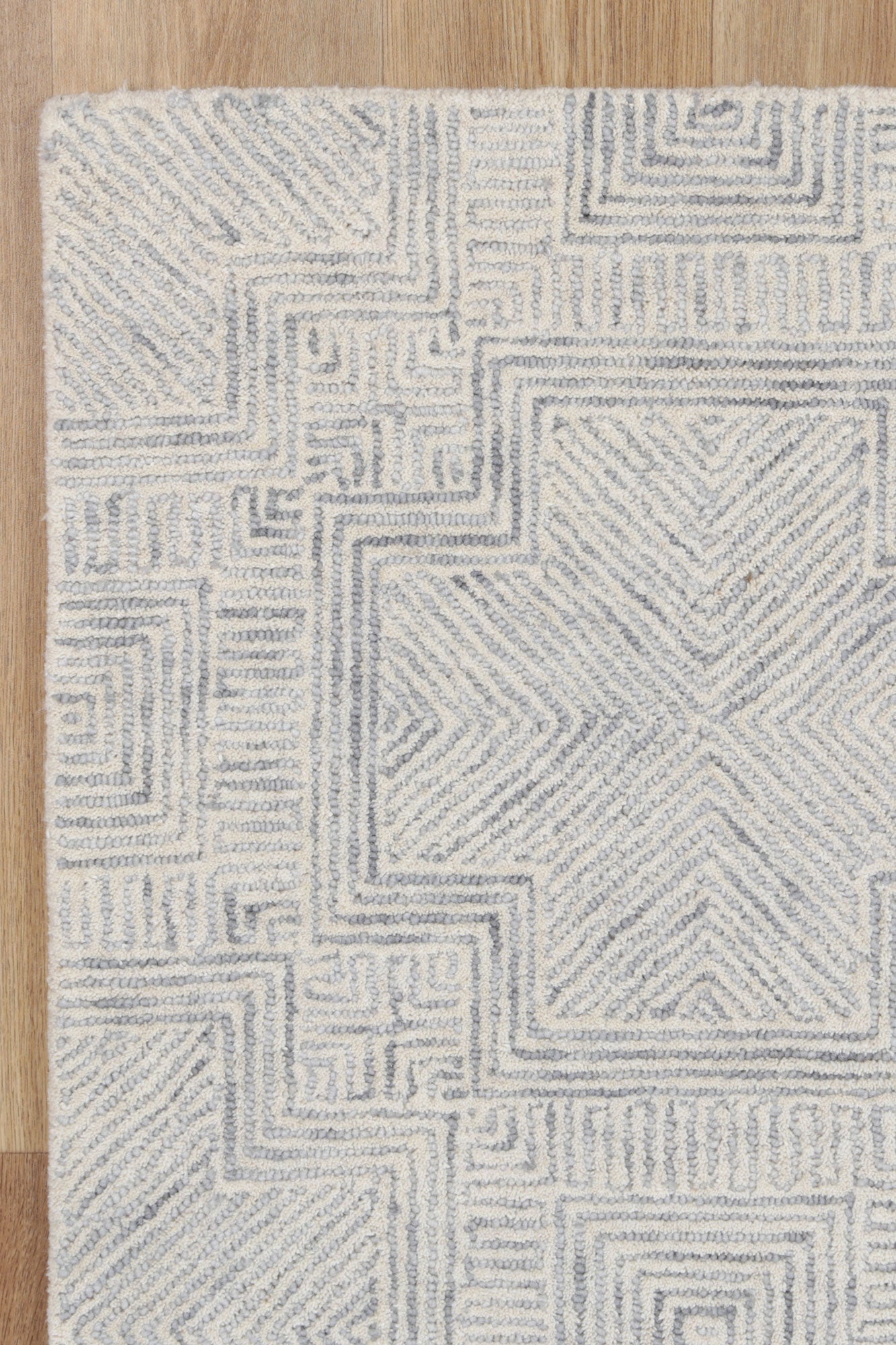 Posy Labyrinth 09B Grey Wool Rug