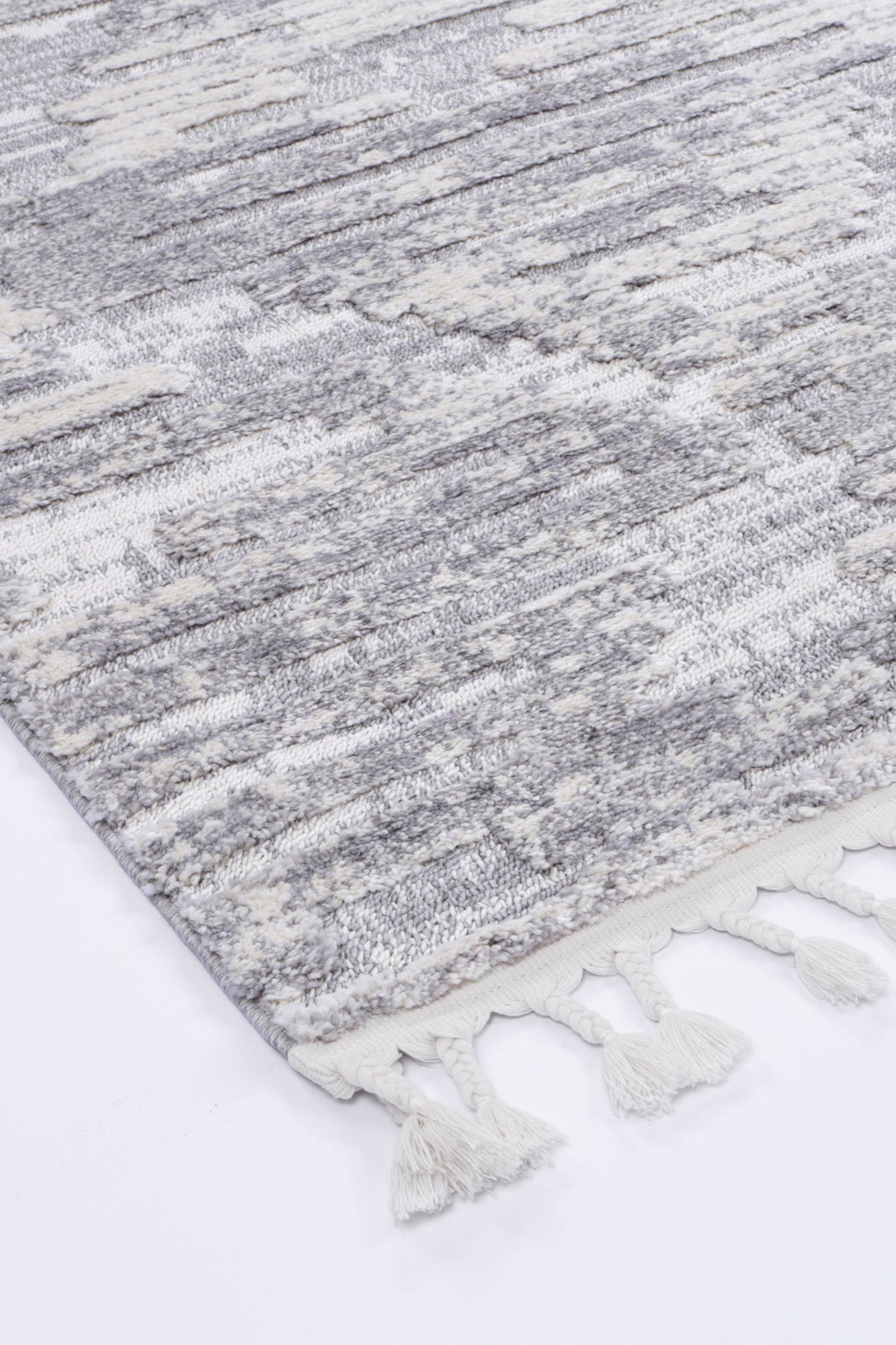 Bilbao Ishka Grey Rug Side Angle – Modern Living Room Rug