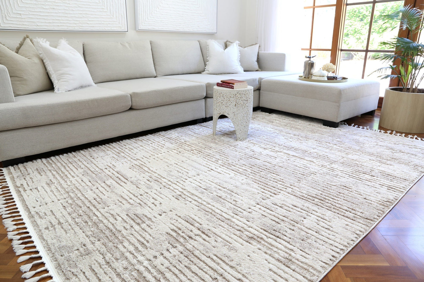 Detailed texture of Bilbao Rasha Geometric Beige Rug