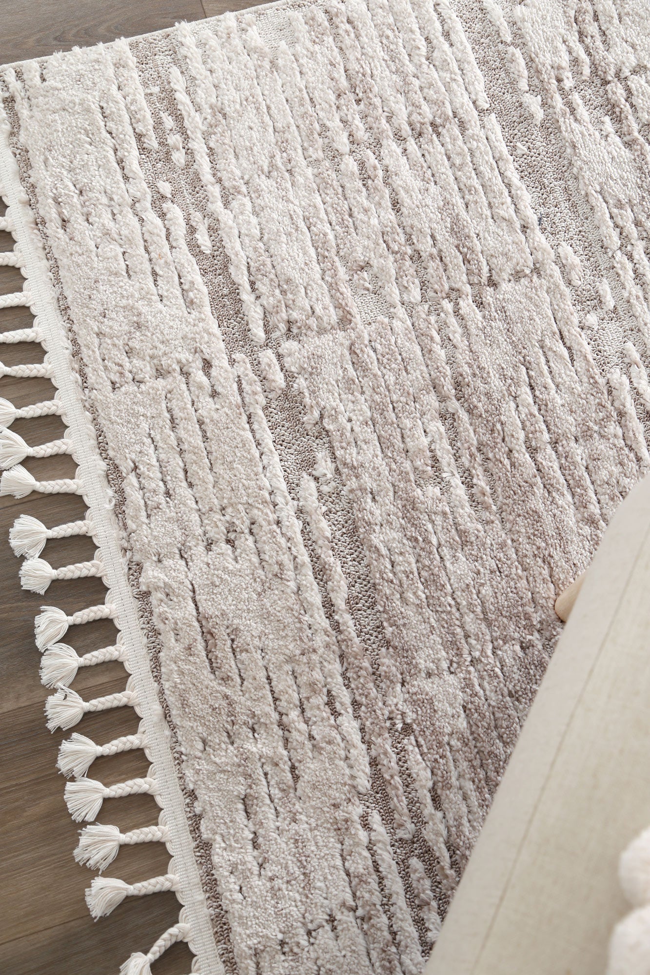 Bilbao Rasha Geometric Beige Rug pattern