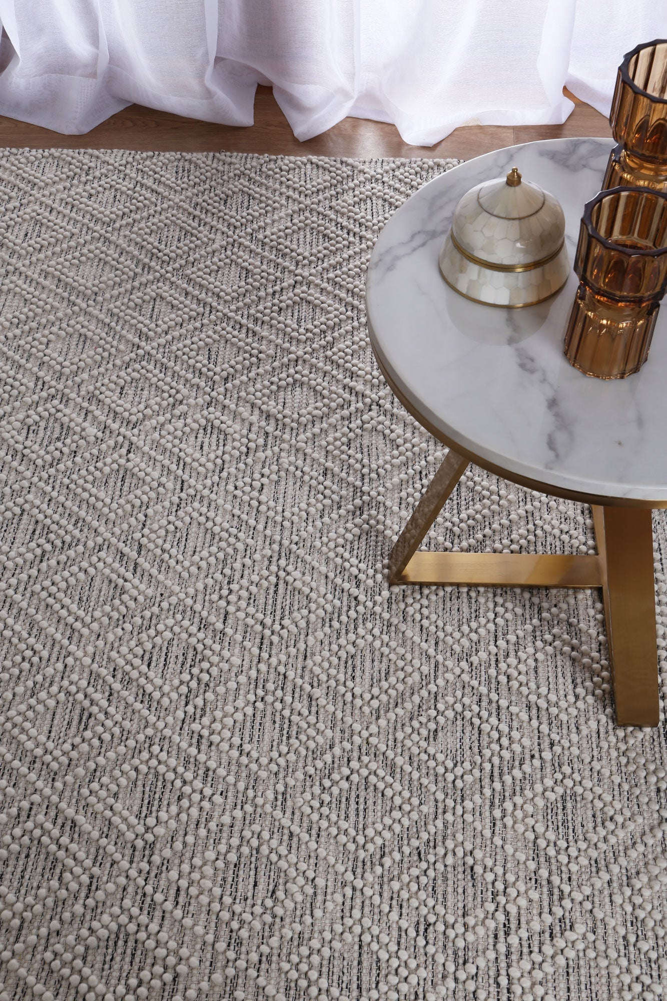 Perla 16 Black and White Rug – Contemporary Kaleen Rug
