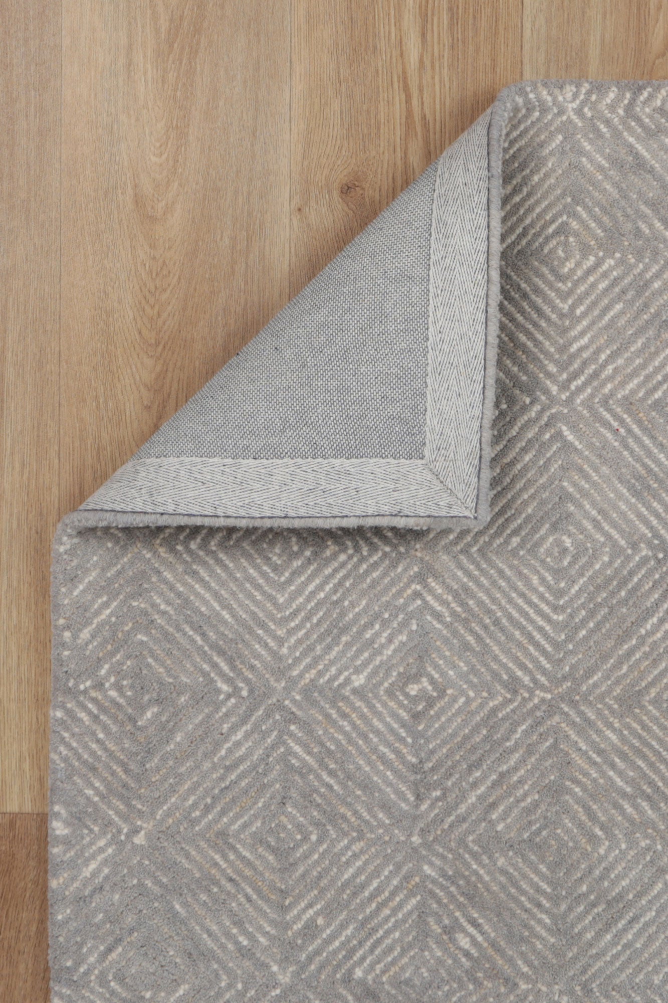 Posy Diamond 05C Ash Wool Rug